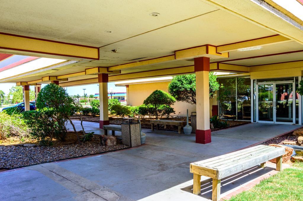 Executive Inn Hotel And Conference Center Lawton Exterior foto