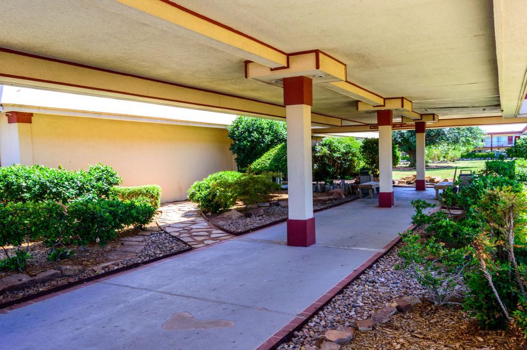 Executive Inn Hotel And Conference Center Lawton Exterior foto